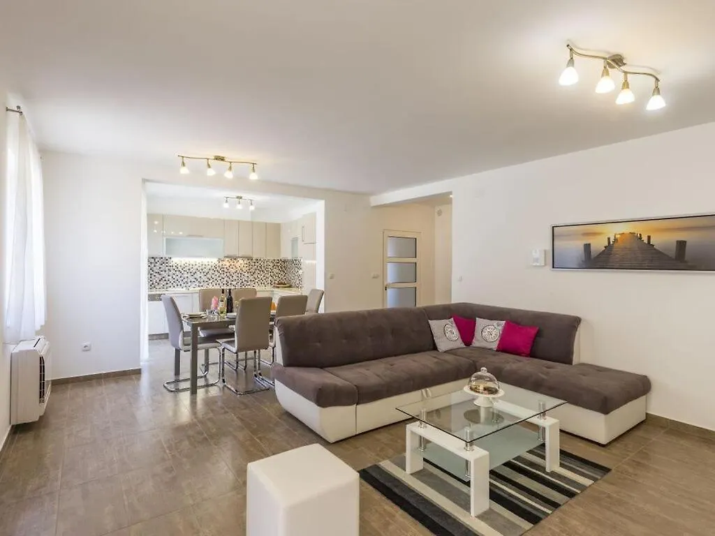 Holiday home Vita Comfortable Holiday Residence Banjole Croatia