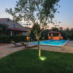  Apartment Oliva
